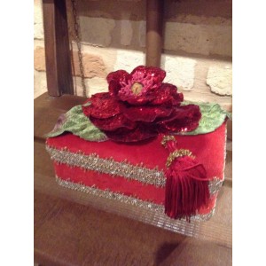 Scatola di latta rettangolare con fiore paillettes rosso Acc 32/20 