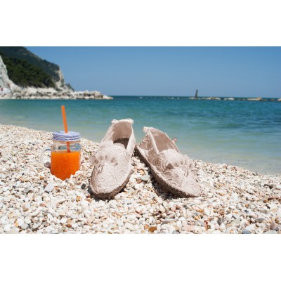 espadrillas a righe rosa e decori in pizzo e fiori 