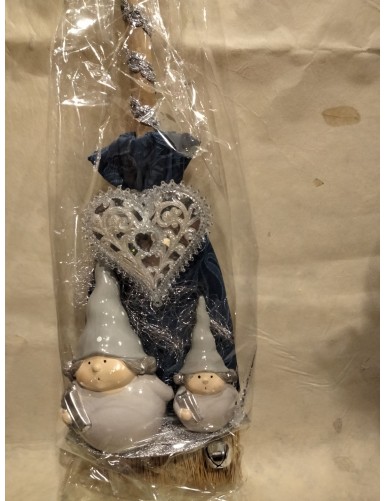 Scopa lunga con folletti Nat 26/23 € 30,00