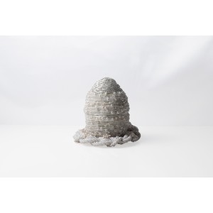 Uovo con cordone, perle e base € 35,00